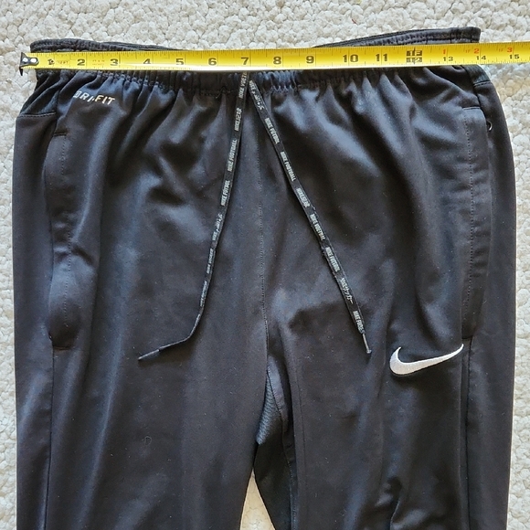 NIKE Black & White Athletic Joggers & VICTORIA SECRET SPORT Black Capri Leggings - Picture 3 of 16
